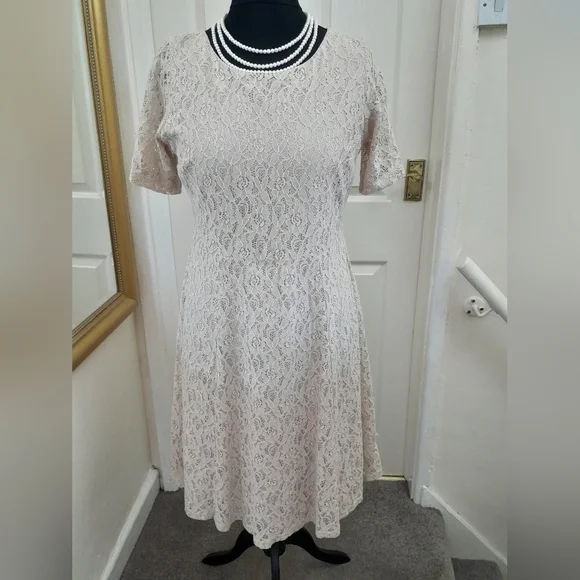 Nude lade short sleeve fit & flare midi dress - Picture 2 of 6